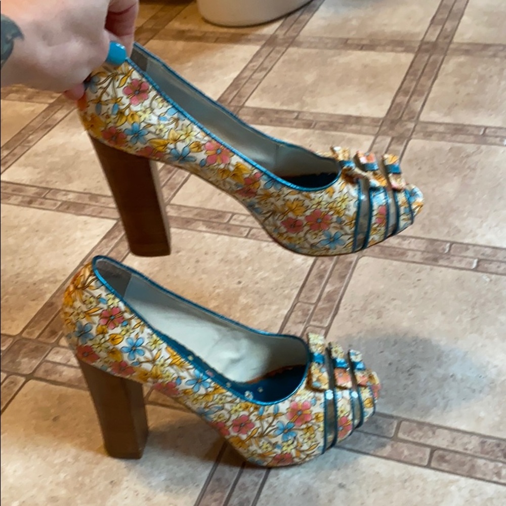 Not Rated Peep-toe flower heels, 8